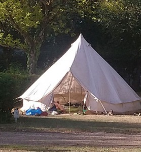 Emplacements tente du camping les chênes à valençay